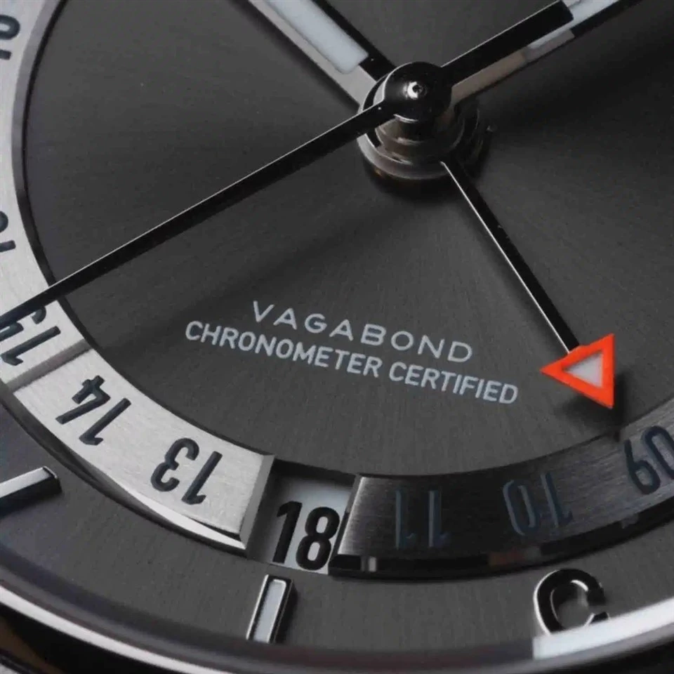 mechanical watch with calendar