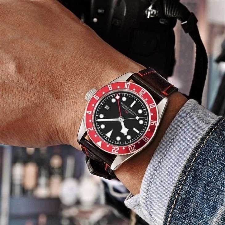 Customized Sports Leisure Diving Belt Calendar Automatic Mechanical Men's Watch Best Mechanical Watch For Men